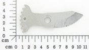 Pivotably scissor blade