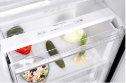  Upper crisper drawer assembly 