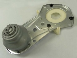  G/BOX ASSY DRIP TRAY/GROMMET X3 KHH326WH 